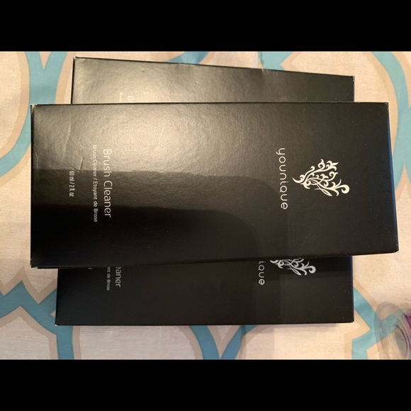 Younique Other - Younique Brush Cleaner
